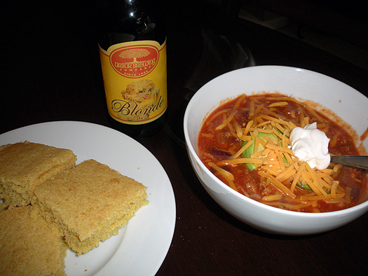 Cornbread and chili made with beer